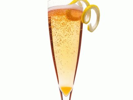 Aperol Spritz-cocktail مع الشمبانيا والمر