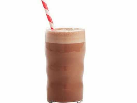 شرب الحليب مع