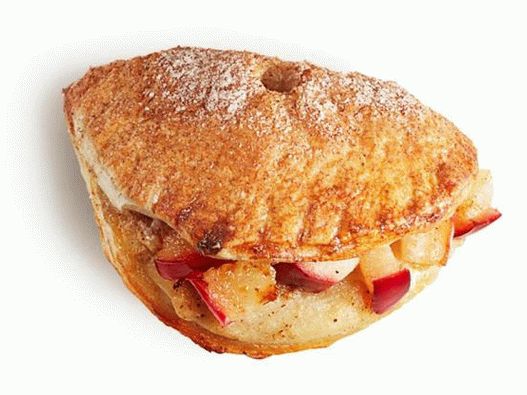 جيوب مع التفاح والريكوتا