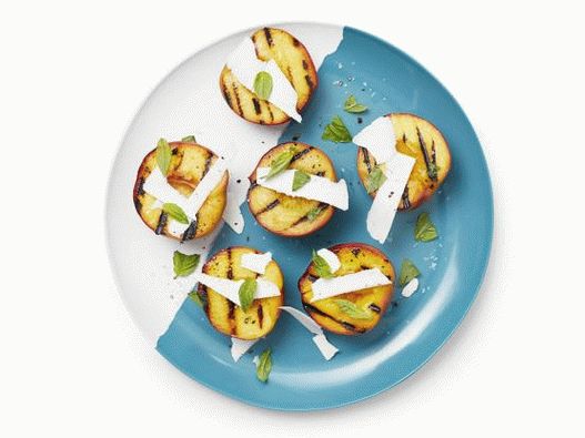 50. الخوخ مع الريكوتا والريحان