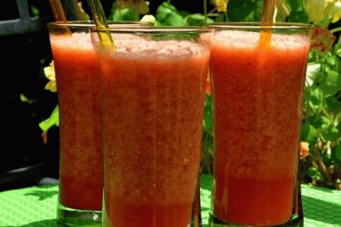 عصير الليمون البرتقالي والتوت