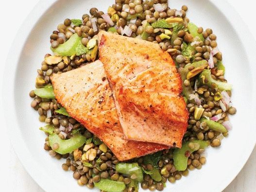 Photo Arctic char مع عدس دافئ