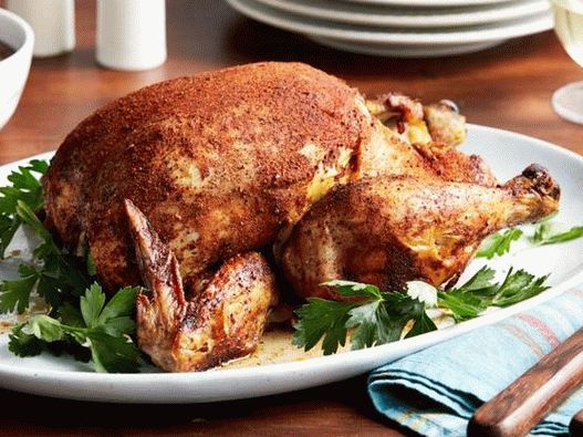 صور دجاجة كاملة في طباخ بطيء