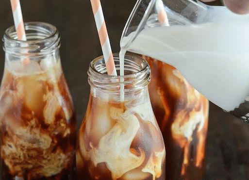صورة لشا ين (الشاي التايلاندي)