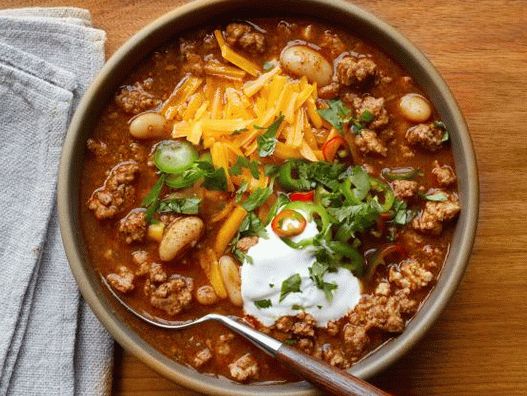 صورة من الفلفل الحار الديك الرومي مع الفاصوليا البيضاء