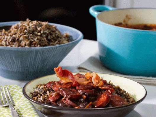 صورة جامبالايا مع لحم الخنزير المقدد والفاصوليا