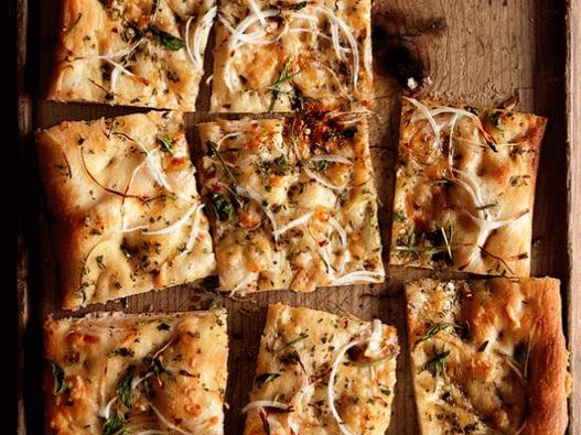 Focaccia Photo مع البصل والأعشاب