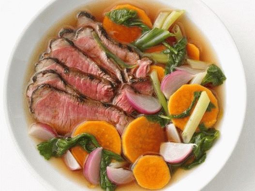 فوتو بيف مع البطاطا الحلوة في مرق العطرة