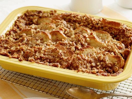 طاجن صورة الخبز مع قمة الجوز