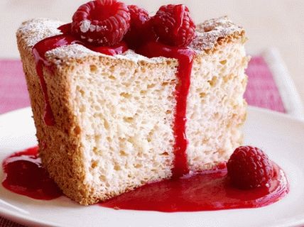 Photo Gingerbread Cupcake مع صلصة التوت