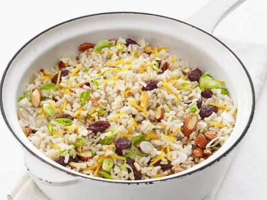 Photo بيلاف الأرز الهندي الهندي بالكاري والسباغيتي