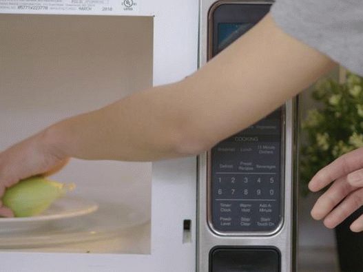 الذرة في الميكروويف الذرة في الميكروويف