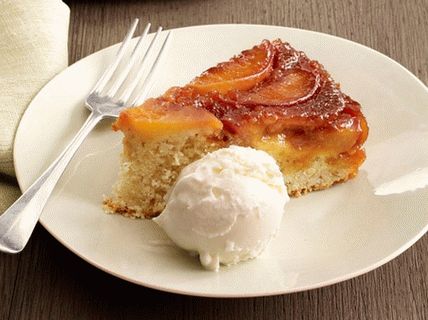 فوتو كب كيك مع الخوخ واللوز