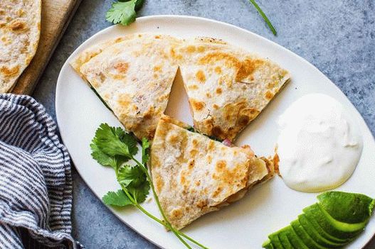 صورة Quesadilla مع الروبيان والبيستو