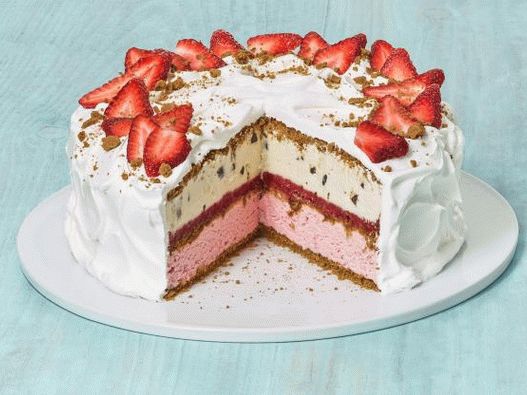 فوتو آيس كريم الفراولة مع ملفات تعريف الارتباط للحبوب الكاملة