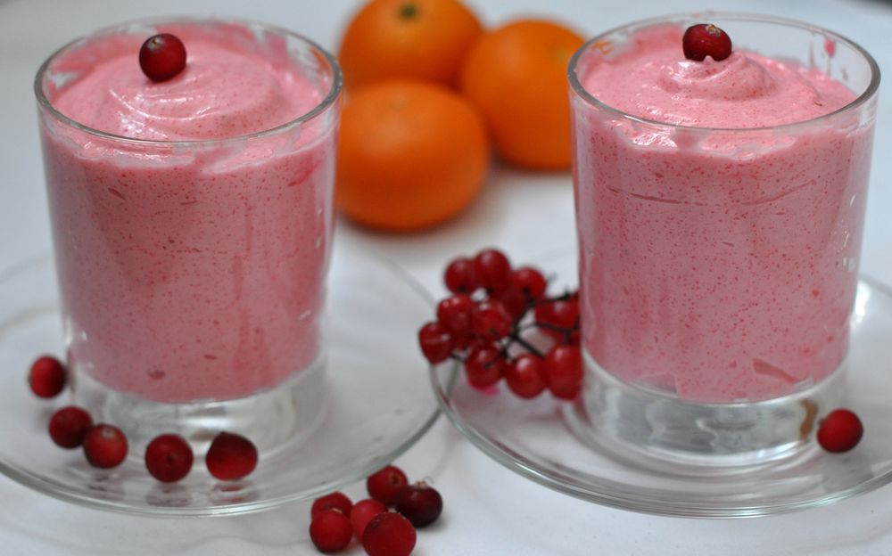 موس التوت البري مع سميد