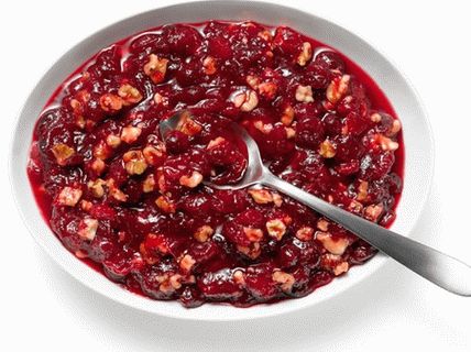 صوص التوت البري مع الجوز