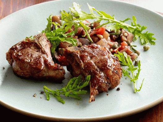 شرائح لحم الضأن مع كابوناتا الباذنجان