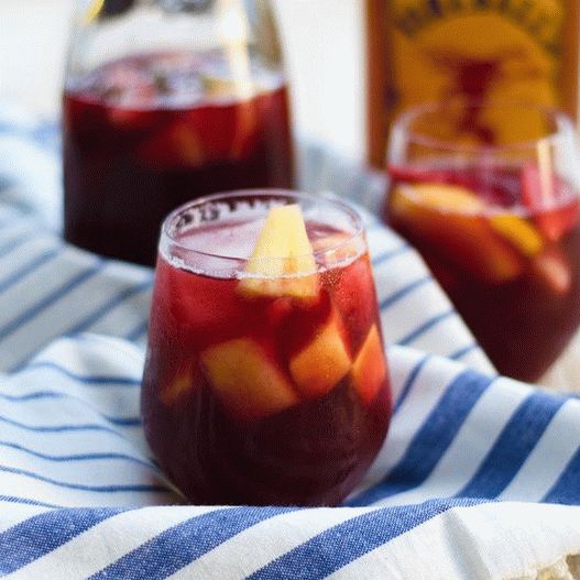 Photo Red Sangria مع النبيذ الأسباني المحلي