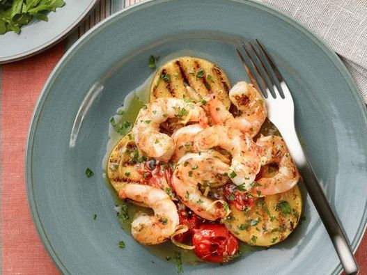 عصيدة من دقيق الذرة مع الروبيان المشوي