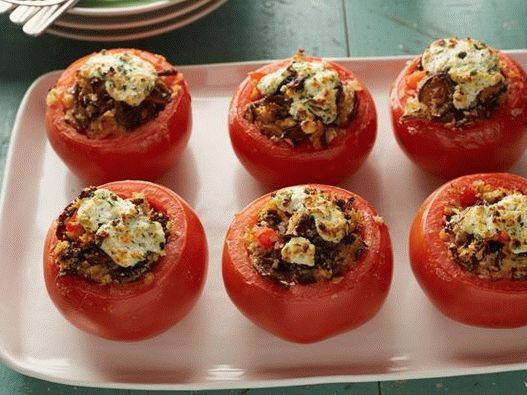 صورة الطبق - طماطم محشوة بالفطر والجبن