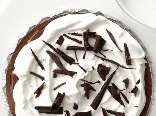 صورة من الطبق - كعكة رمل الشوكولاتة مع الكريمة المخفوقة
