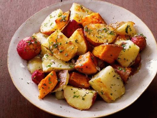 صورة للطبق - مزيج البطاطا المخبوزة مع الأعشاب