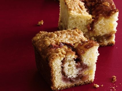 صورة فطيرة التوت مع الفول السوداني shtrezelom