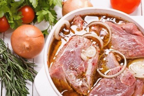 وصفات بسيطة لأسياخ لحم الخنزير