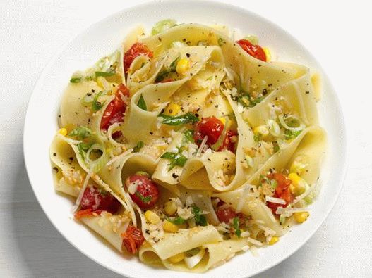 صورة بابارديل مع الطماطم والذرة والكرز