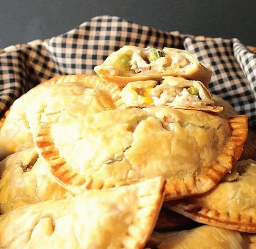 فطائر الصور مع الدجاج بدون خميرة