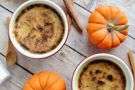 كعك الصور مع كريم البرولي واليقطين