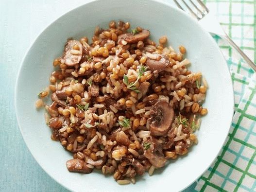 Photo Pilaf بالقمح والفطر