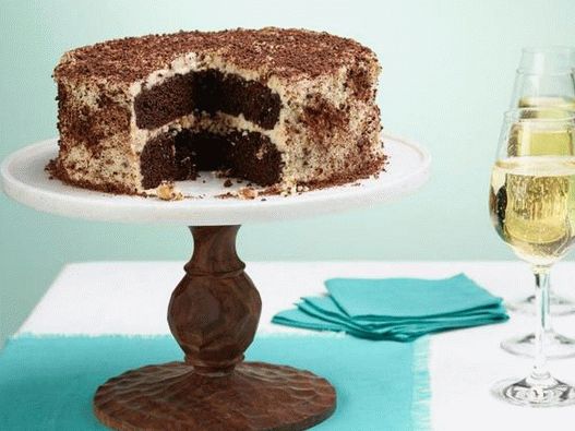صورة الطبق - كعكة الشوكولاتة مع كريمة الجبن والمكسرات بالكراميل