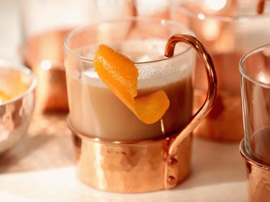 صور شاي لاتيه متبل مع حليب اللوز