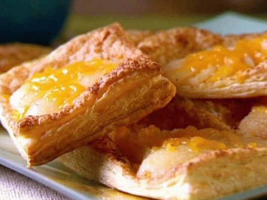 صورة الطبق - نفث بالجبن والكمثرى