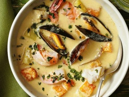 حساء حساء المأكولات البحرية في بيرو