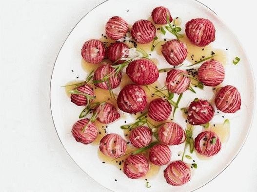 صورة ل Radish Hasselbach في خلع الملابس الضيقة