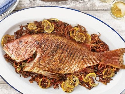 صورة للأسماك المشوية الأسبانية