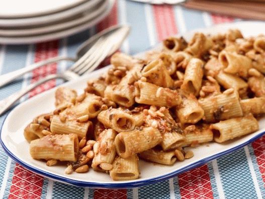 صورة rigatoni مع الباذنجان هريس