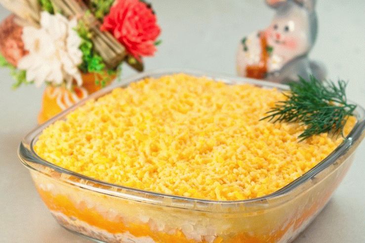 ميموزا سلطة مع سمك الصورى