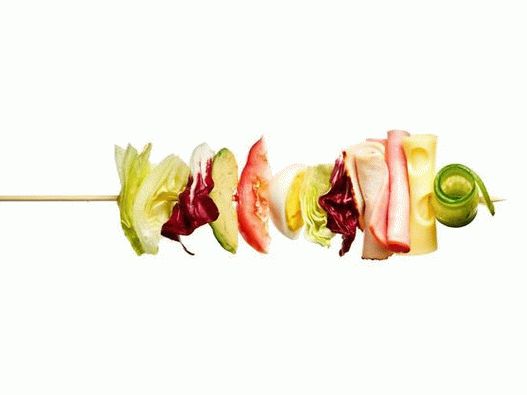 سلطة الصور على سيخ (8 وصفات)