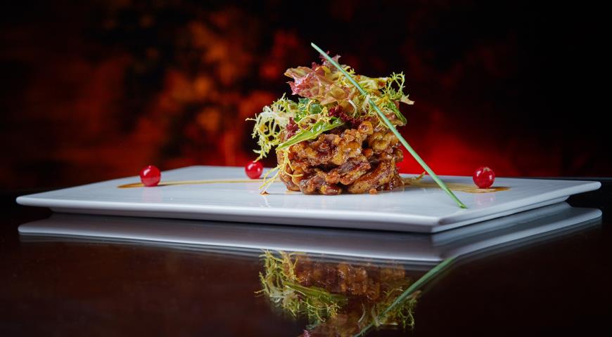 سلطة البطة المقرمشة