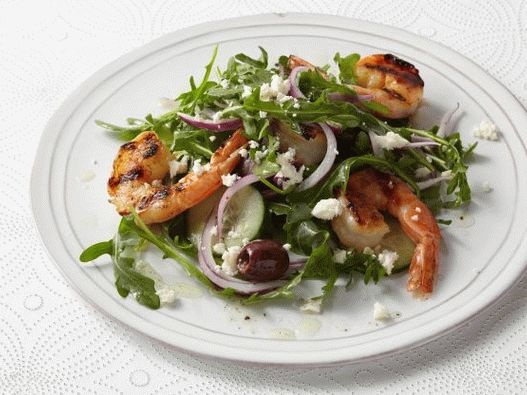 سلطة فوتو مع جبنة الفيتا والروبيان المشوي