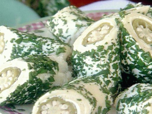 فوتو ساندويتش رولز مع البامية المخللة