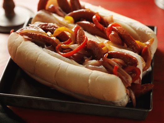 ساندويتش فوتو مع السجق ولحم الخنزير المقدد للأطفال