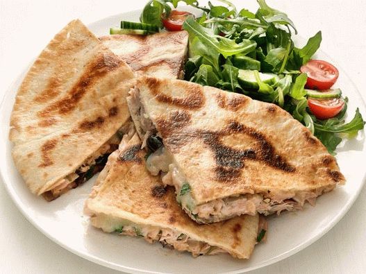 فوتو بيتا ساندوتشات مع تونة