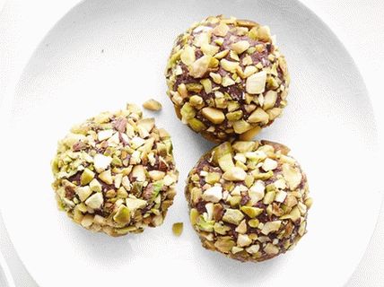 فواكة شوكولاتة فوتو مع مشروب Grand Marnier في رشات الفستق