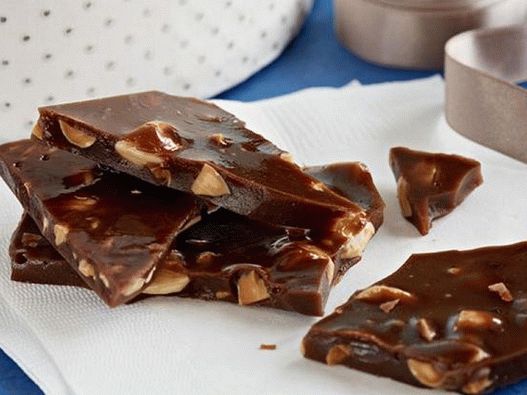 فوتو شوكولاتة القزحية مع اللوز