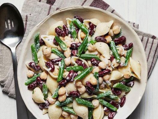 فوتو كريمي سالاد مع المعكرونة والفاصوليا